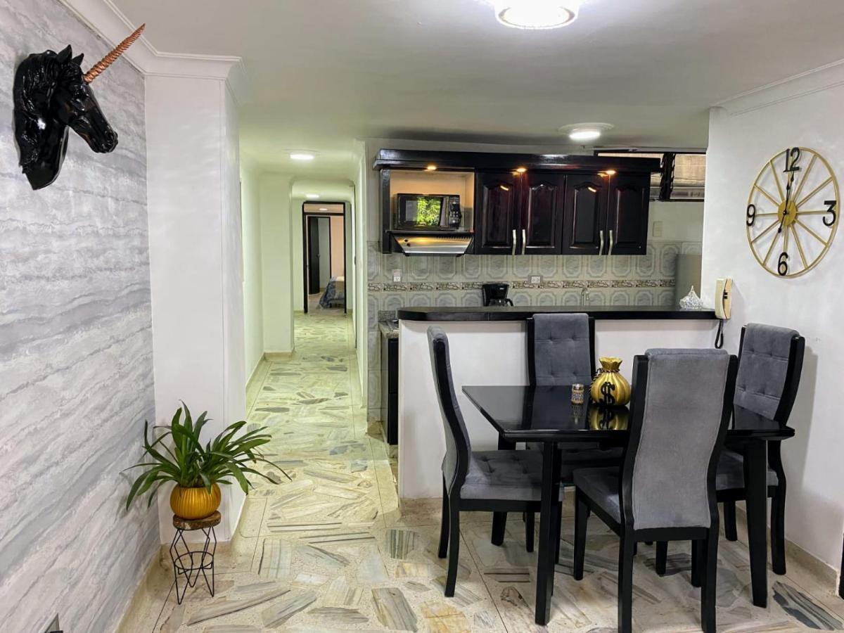 Apartamento Apartamento Con Excelente Ubicacion Medellín Exterior foto