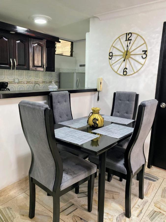 Apartamento Apartamento Con Excelente Ubicacion Medellín Exterior foto